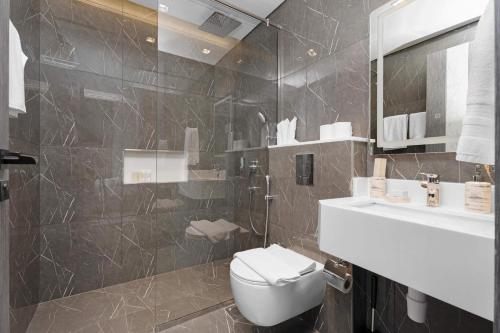 Luxury 1BR with Private Pool & Balcony - image 10