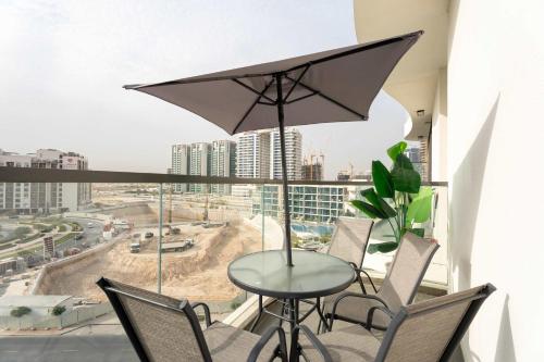 Luxury 1BR with Private Pool & Balcony - main image