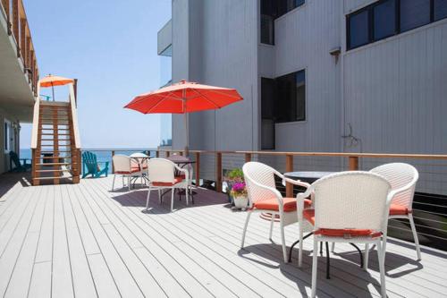 Malibu Private Beach Apartments Malibu Private Beach Apartments is a popular choice amongst travelers in Malibu (CA), whether exploring or just passing through. Offering a variety of facilities and services, the hotel provides all y