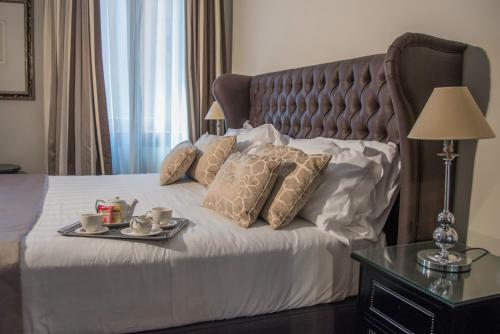 Superior Double or Twin Room image 9