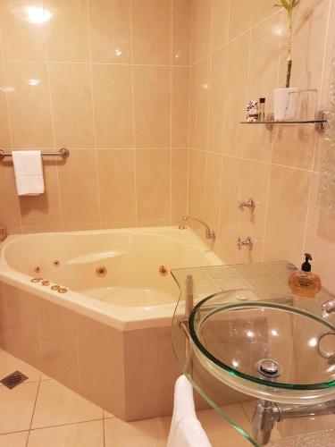 Baie, Getaway Inn Boutique Guest house in Cessnock