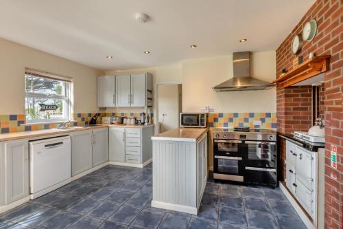 Iekārtas, 6 Bed in Croyde oc-h31821 in Croyde