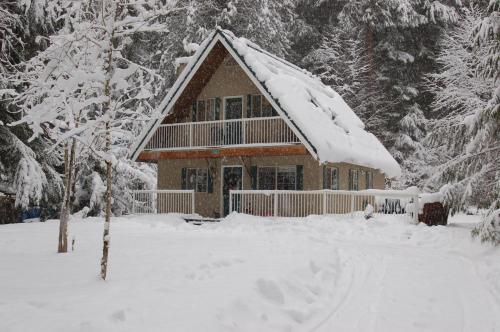 Mt Baker Snowline Chalet