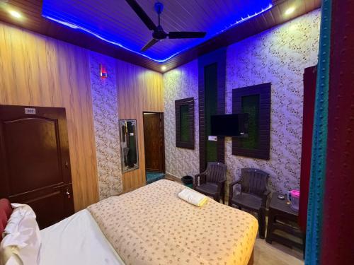 OM SHIVAY HOMESTAY AND PARTY HALl