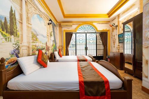 room detail thumbnail 1