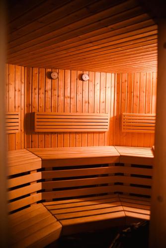 Sauna, Palac Cielesnica in CieleSnica