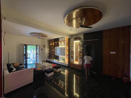 Charming luxurious Villa facing in front of lush rice farm in Ankola