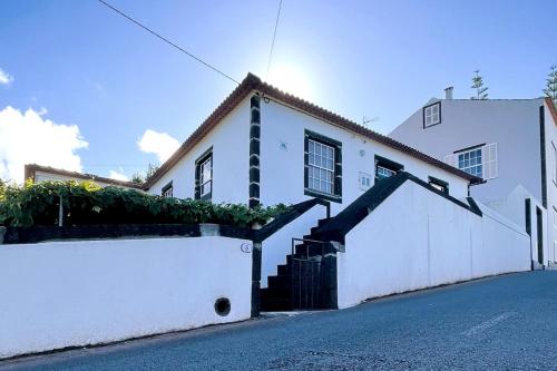 Casa da Latada - Historic Azorean Home in Pico in Cais do Pico