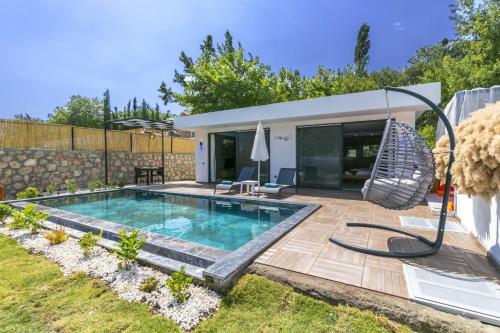 İslamlar 1 bedroom secluded villa with private pool hot tub – khách sạn tại Islamlar