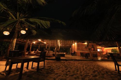 レストラン, Mangrove Beach Cabana in タンガラ