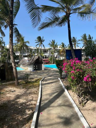 2bed room beach front in Malindi
