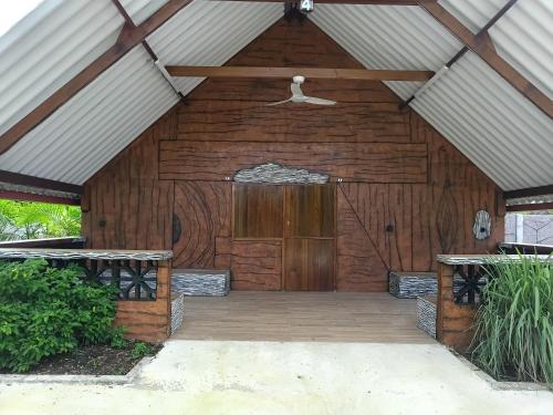 CHALET - SCEA 2222 Site Agrotouristique in Kourou
