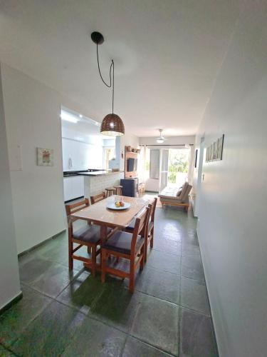 Apartamento completo e aconchegante no bairro Itaguá Ubatuba – khách sạn tại Praia do Itagua