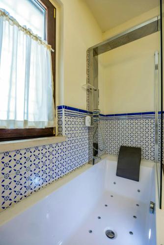 Viesnīcas āriene, Exclusive Villa With Pool Near Caserta in Alvignano