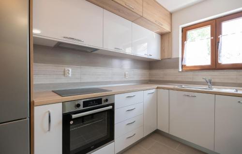 virtuve, Lovely Home In Zmijavci in Podbablje
