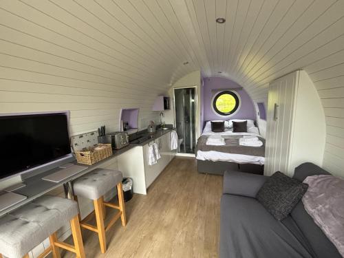 Facilities, Four Paws Glamping in Bronant