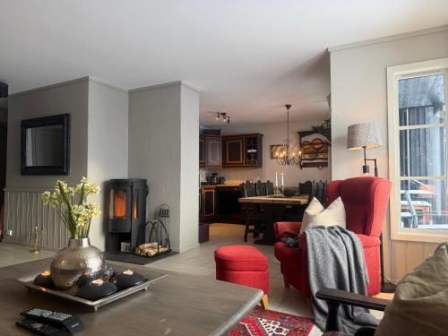 Cozy 3 Bedroom, Terrace, Pets Welcome