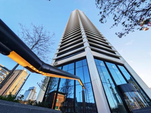Exterior view, The Octagon by Your Perfect Stay Birmingham - Apart-Hotel Style - 24-Hour Reception & Gym near Jewellery Quarter