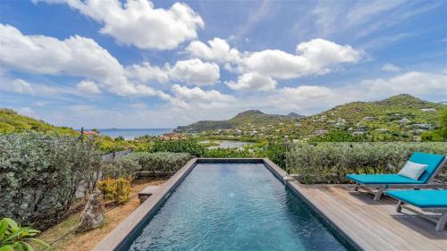 A Caribbean Gem With Stunning Hill and Ocean View in Saint-Jean