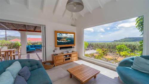 A Caribbean Gem With Stunning Hill and Ocean View in Saint-Jean