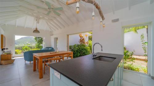 A Caribbean Gem With Stunning Hill and Ocean View in Saint-Jean