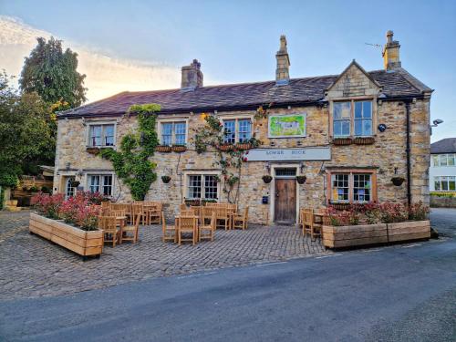 المنظر الخارجي, The Lower Buck Inn in كليزورى