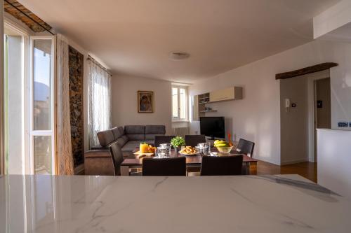 Közös társalgó / TV, Apartment in Lenno - Lake Como in Lenno