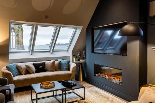 Зовнішній вигляд готелю, Arran Shores Luxury Shorefront Penthouse Suite 10 in Лемлеш