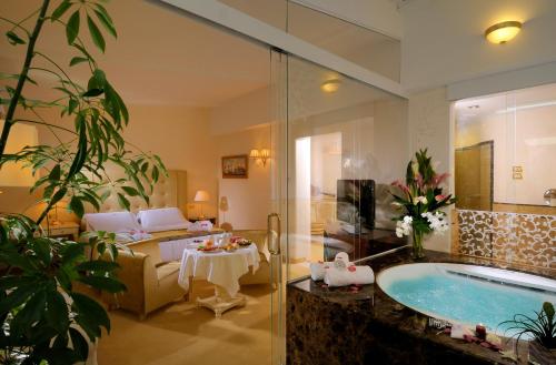 Hotel De Londres - image 8
