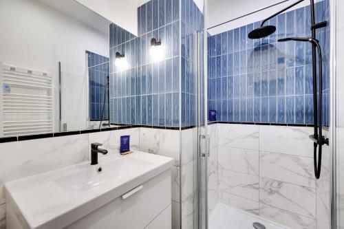 Modern apartment -2BR/6P- Oberkampf/République 