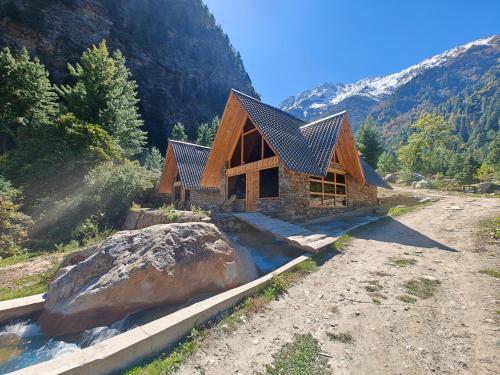 A szálláshely kívülről, Shepherd's Lore Camps & Resort in Sangla
