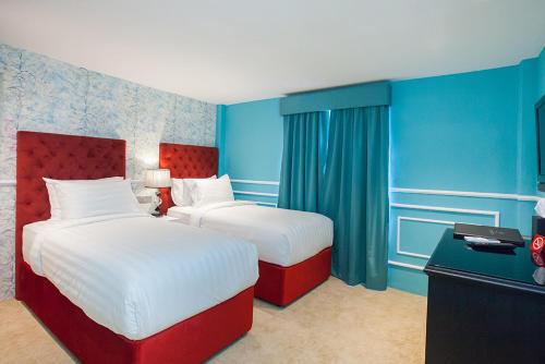 room detail thumbnail 1