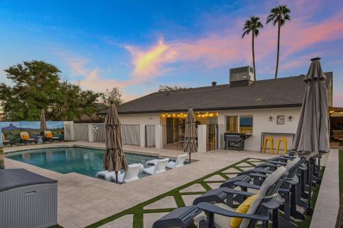3 BD retreat w. free heated pool – khách sạn tại Nam Tempe