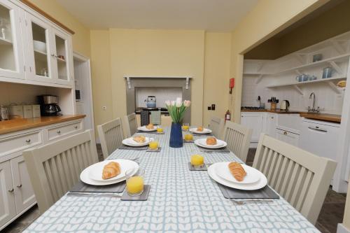 Principal Keeper's Cottage at Sumburgh Lighthouse in Sandwick