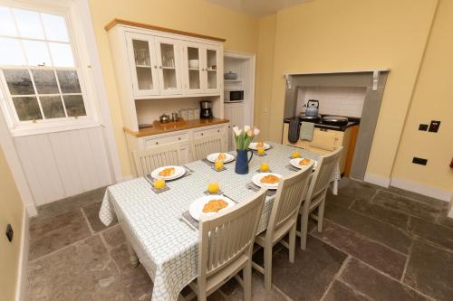 Principal Keeper's Cottage at Sumburgh Lighthouse in Sandwick