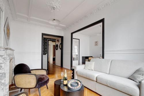 TBS 318 - Superb apartment with Eiffel Tower view