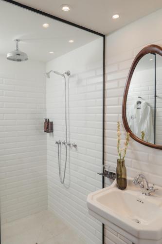 H Regas Adults Only Room Type - Executive King Suite