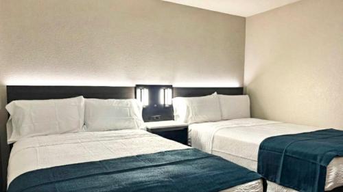 2 double beds