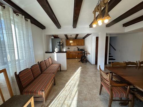 Casa de vacanta Cabana Toto in Sebesu De Sus