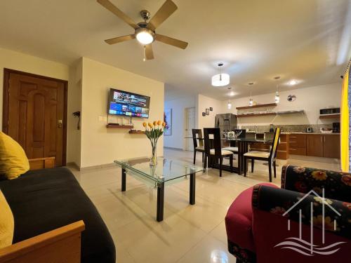 Promo-2BR-Luxe Dept-1 Min Walk to Beach-Sleeps 6