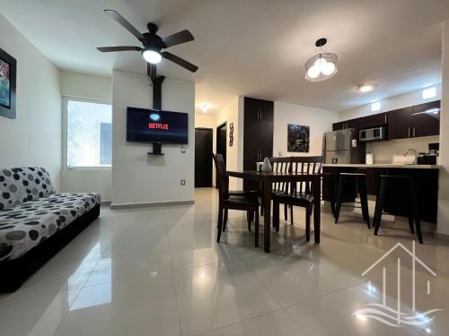 Promo-2BR-Sleeps 8-Luxe Dept-1 Min Walk to Beach
