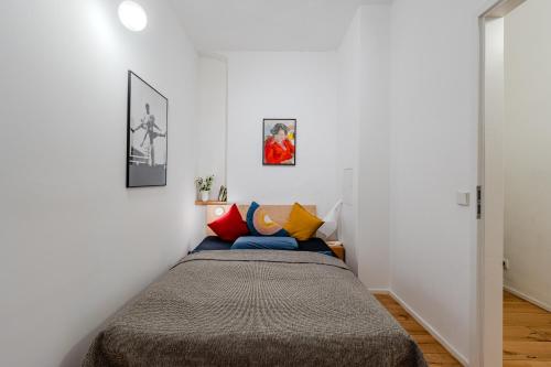 Architecture Apartment in Kreuzberg - Tap to explore photos