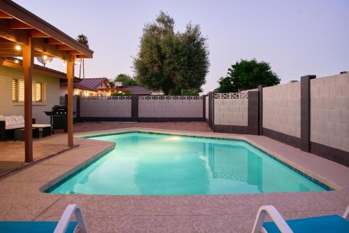 Scottsdale Pvt Pool - Games - Minutes to Old Town – khách sạn tại Phố cổ Scottsdale