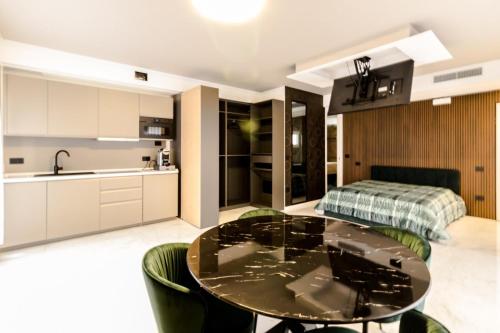 DsLUXURY