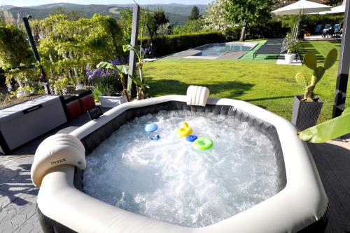 周邊環境, Gan Eden Nature House in 蒙特倫齊奧