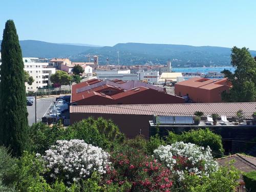 MAISON 6 personnes 80M2 ENTRE LES CALANQUES DU MUGEL ET FIGUEROLLES in La Ciotat
