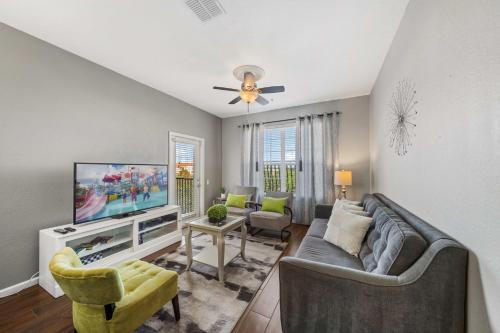 Deluxe 3 Bedroom Apartment 404 in Orlando, USA