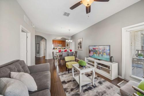 Deluxe 3 Bedroom Apartment 404 in Orlando, USA