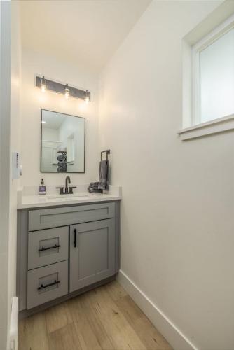 Brand New Pet Friendly Studio Downtown Cda - Coeur d'Alene, ID