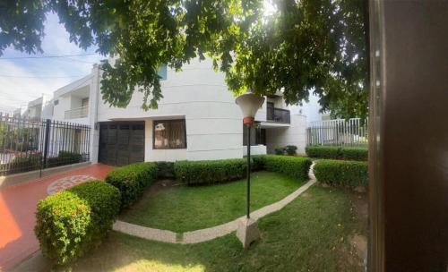 Casa al norte de la ciudad diagonal a la casa de Diomedes Díaz